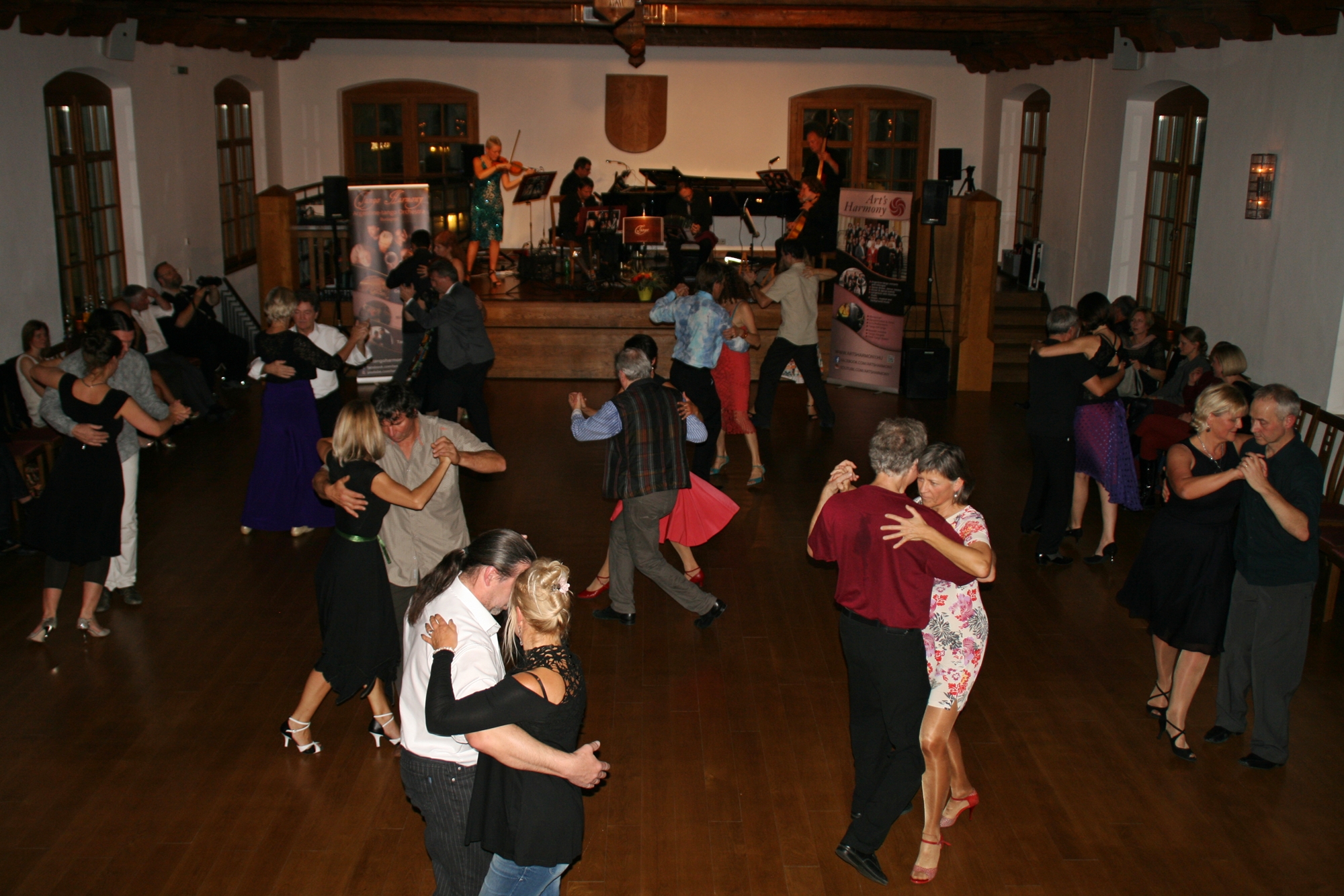 Tango im Ballenhaus